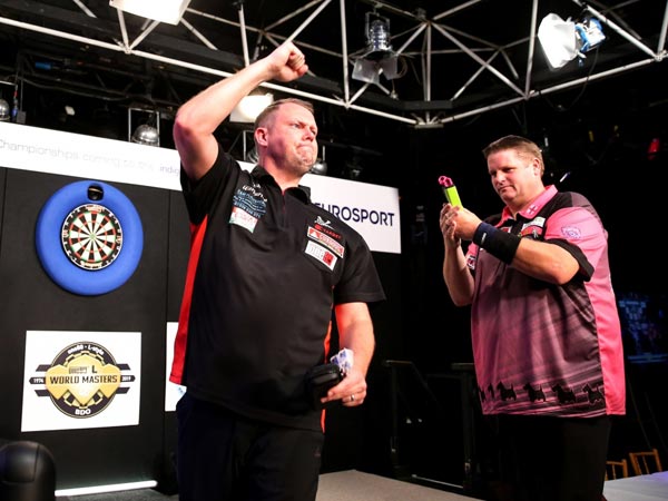 Winmau World Masters 2019 Darts - Scott Mitchell v Michael Warburton